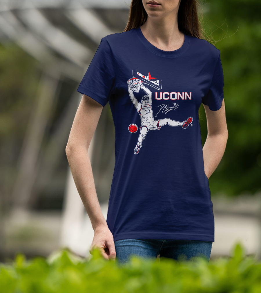 UConn Basketball Donovan Clingan Slam Dunk Signature 32 T-Shirt