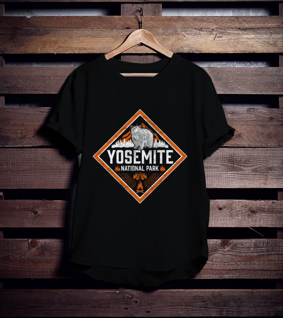 Yosemite National Park California Vintage Bear Mountains Forest Camping Badge T-Shirt