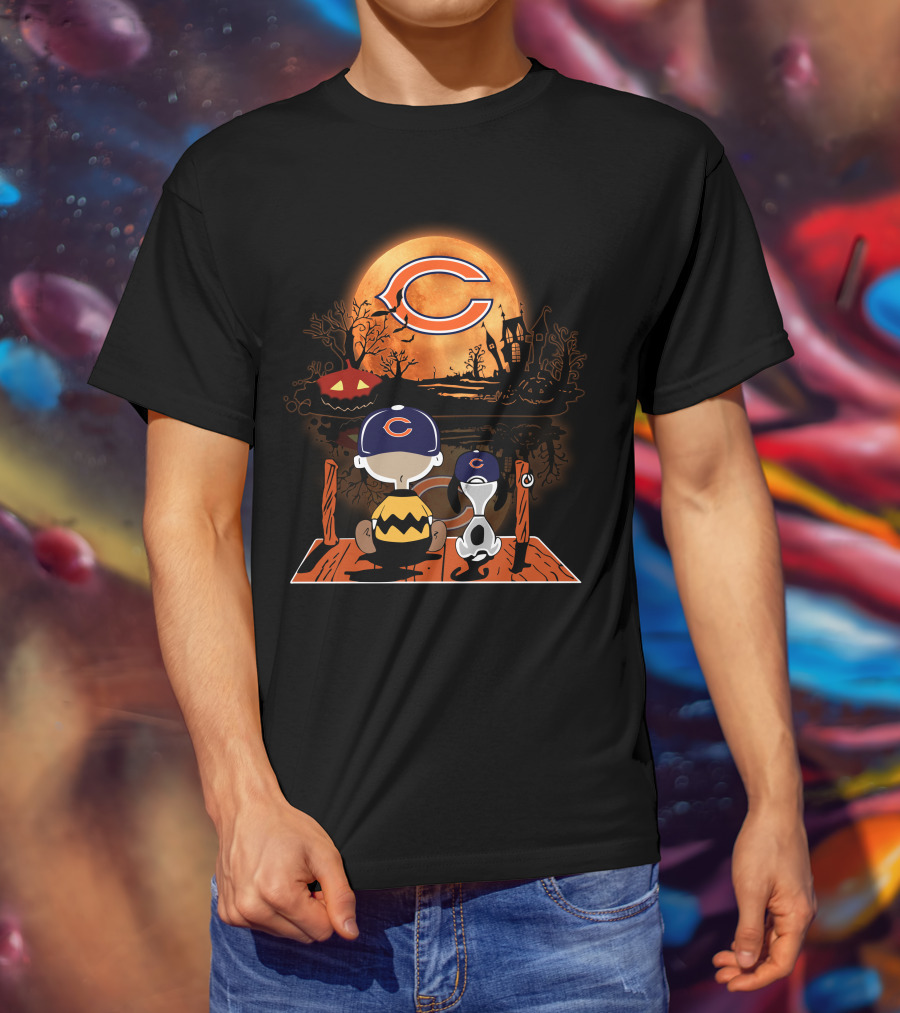 Charlie Brown Snoopy Chicago Bears Halloween Moon Scene T-Shirt