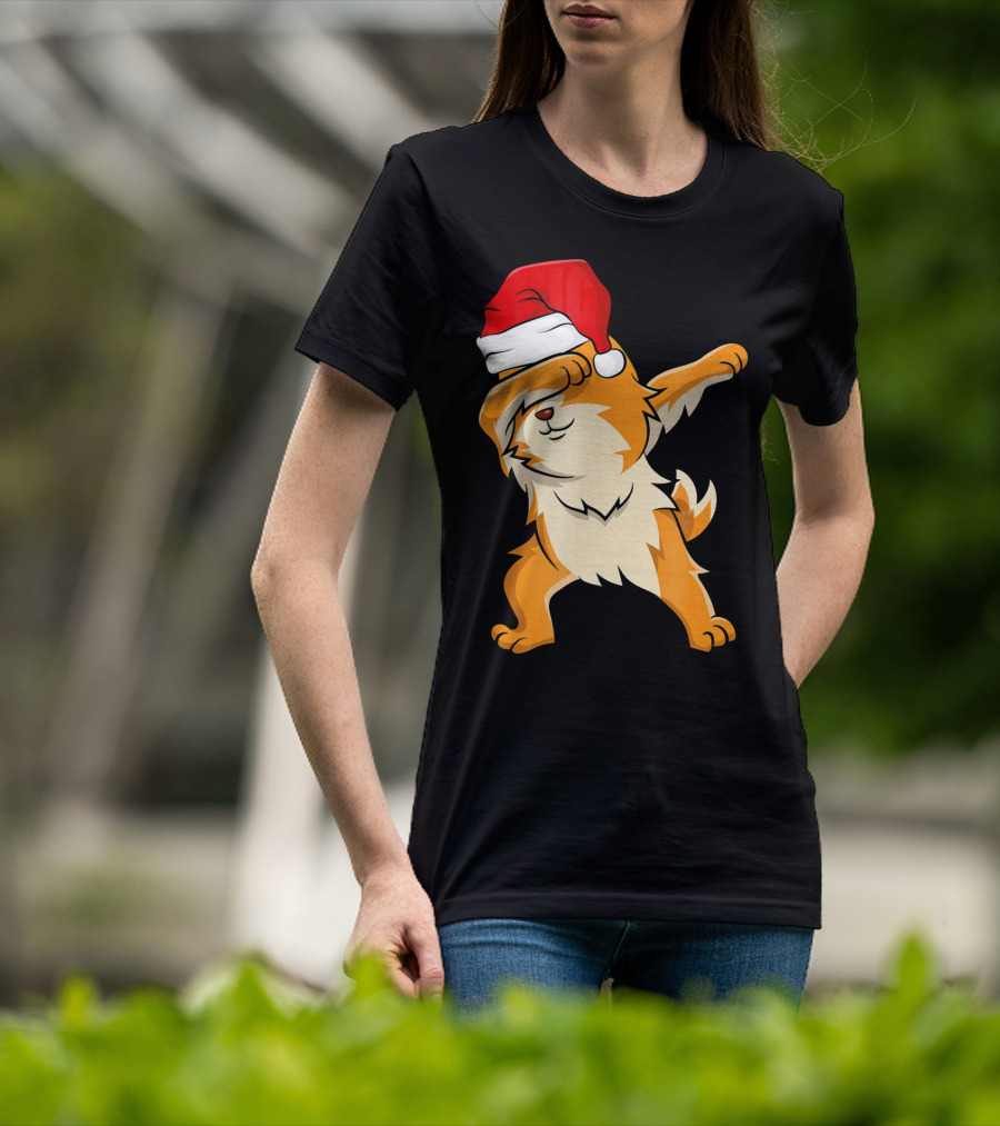 Dabbing Pomeranian With Santa Hat T-Shirt