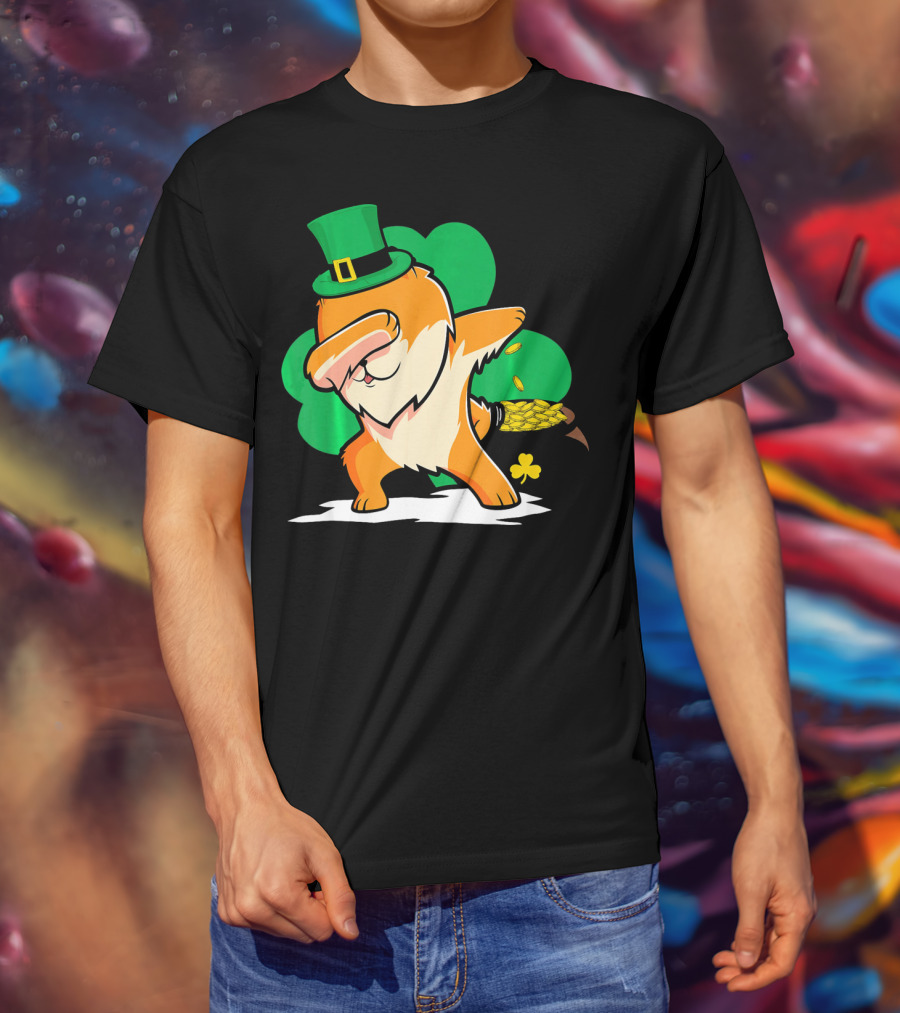 St Patrick's Day Dabbing Pomeranian With Leprechaun Hat And Shamrock T-Shirt