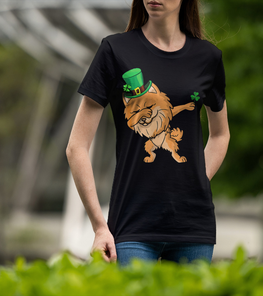 St Patricks Dabbing Pomeranian Leprechaun With Shamrock T-Shirt