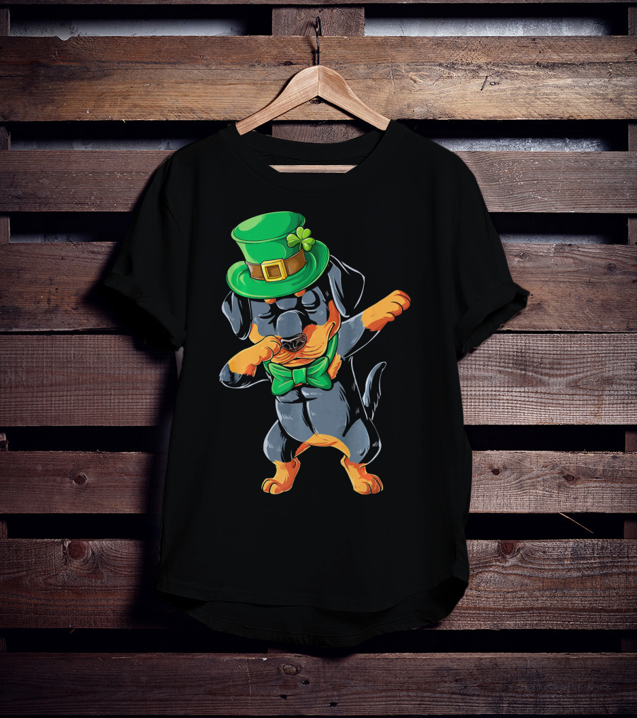 Rottweiler Dabbing Green Leprechaun Hat St Patrick's Day Bow Tie T-Shirt