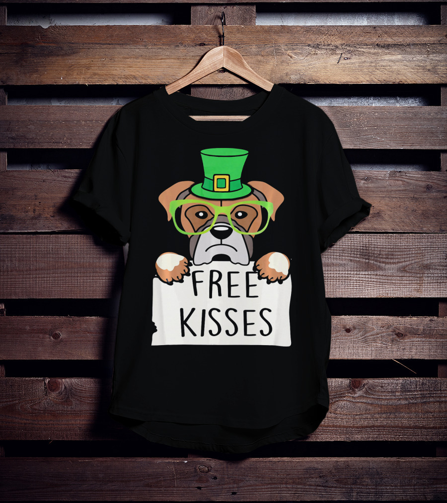Free Kisses Boxer Dog Leprechaun St Patrick Hat Green Glasses T-Shirt
