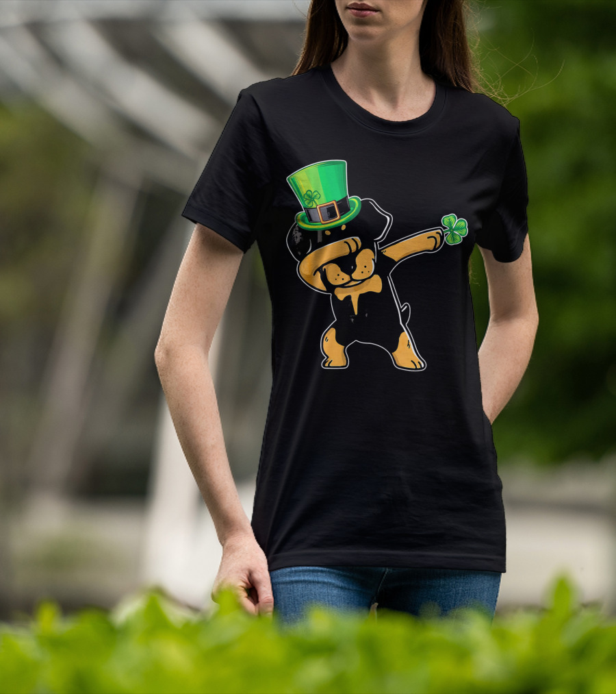 Funny St. Patrick's Day Rottweiler Dab Dabbing Dance With Green Hat And Shamrock T-Shirt