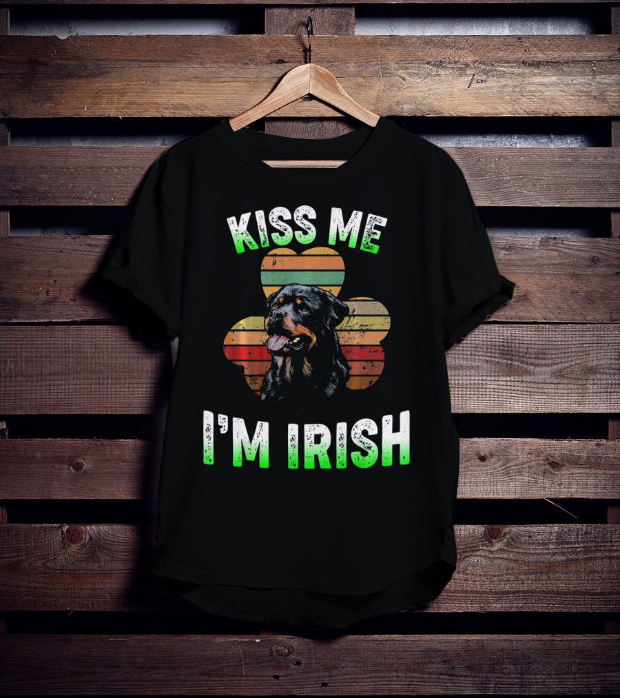 Kiss Me I'm Irish Funny Vintage Shamrock Rottweiler T-Shirt