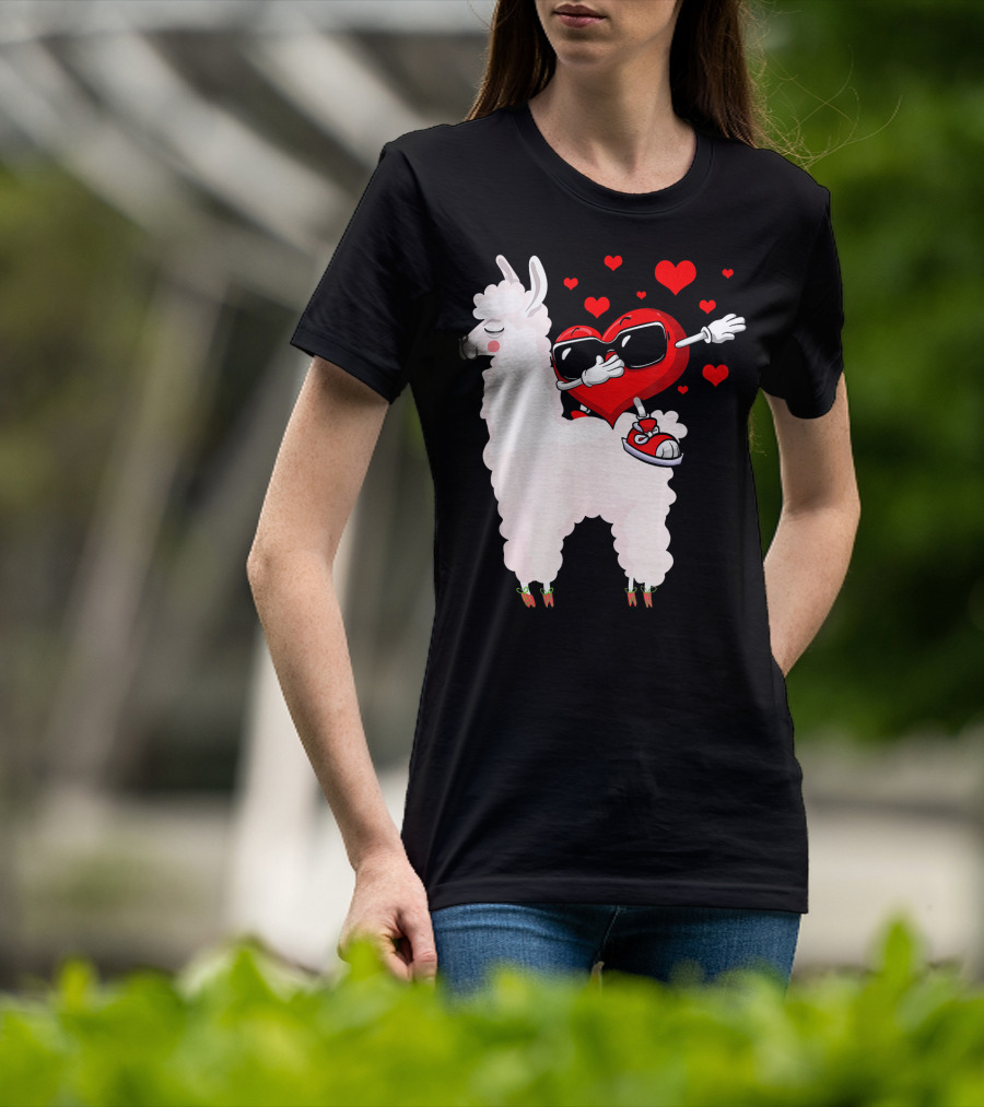 Funny Heart Dabbing On Llama Surrounded By Hearts Valentin T-Shirt