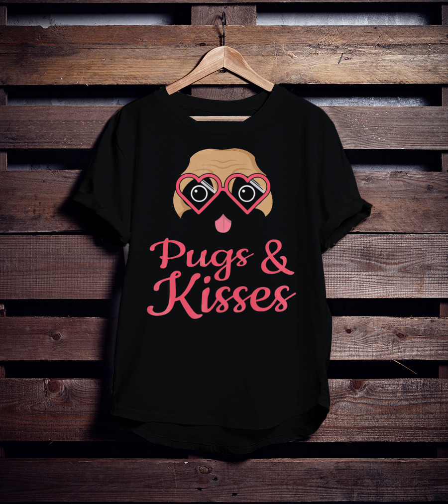 Pugs And Kisses Funny Valentines Day Humor T-Shirt