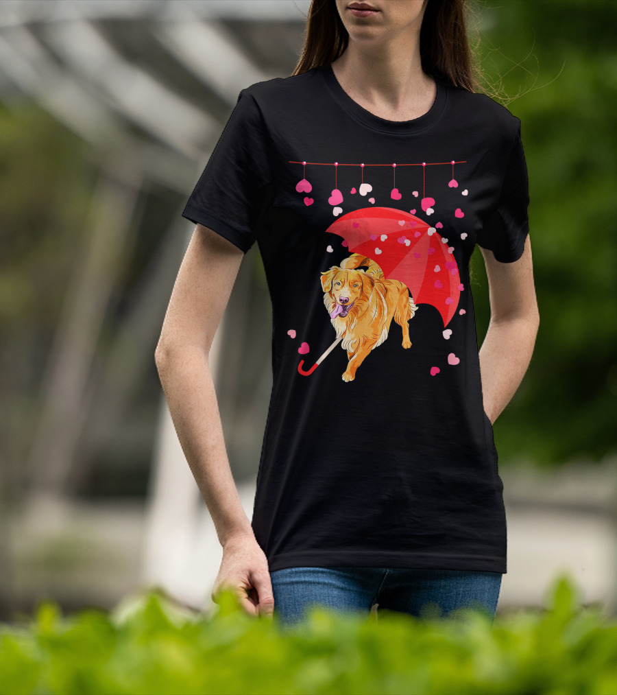 Golden Retriever With Umbrella And Falling Hearts Valentin T-Shirt
