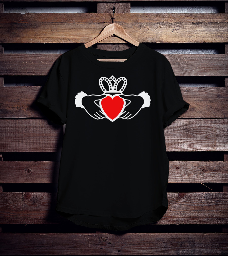 Irish Claddagh Ring Red Heart Symbol Va T-Shirt