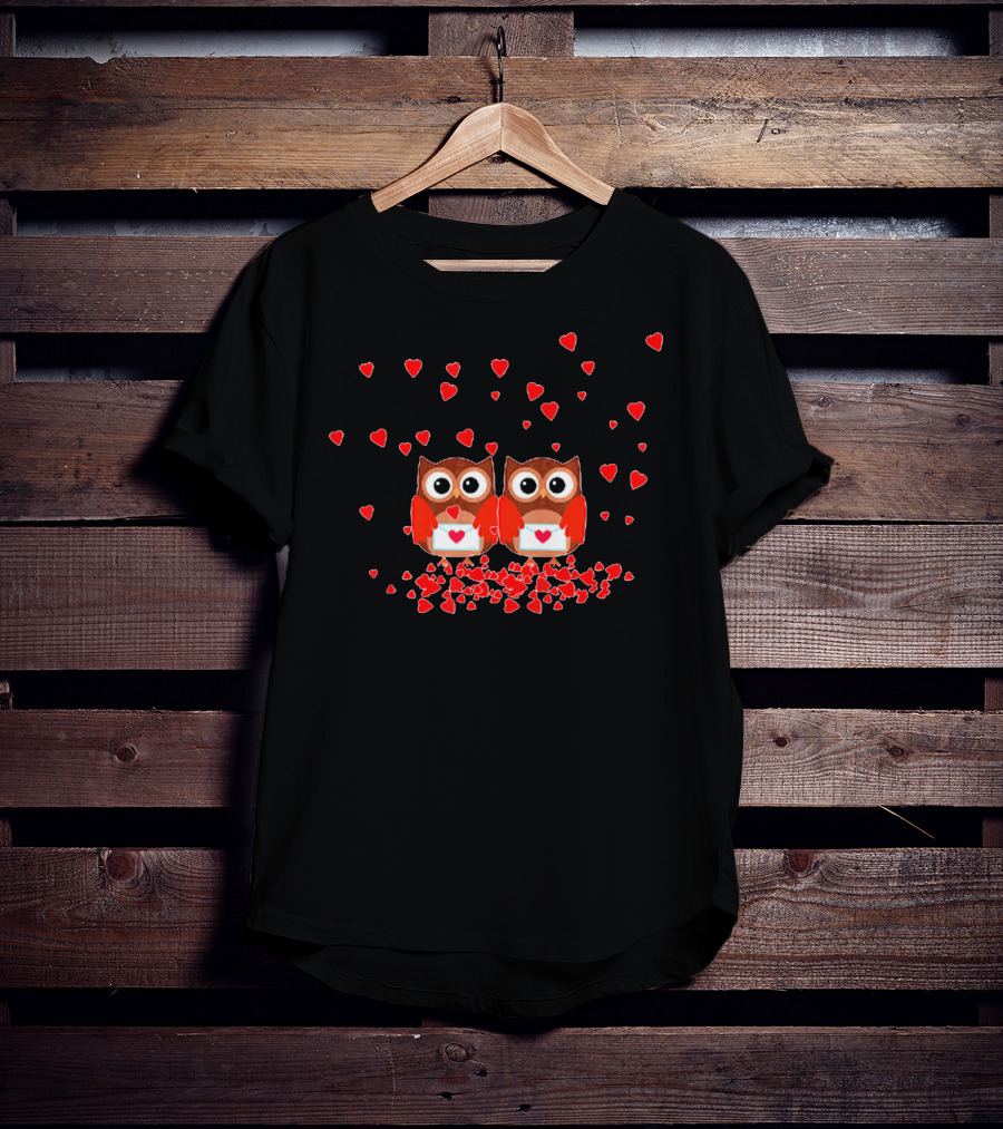Love Owls Surrounded By Hearts For Valentine T-Shirt