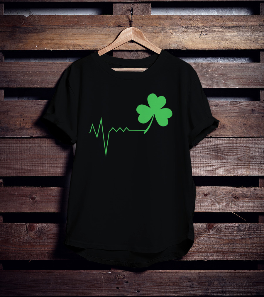 St. Patrick's Day Irish Nurse Ireland Shamrock Heartbeat T-Shirt