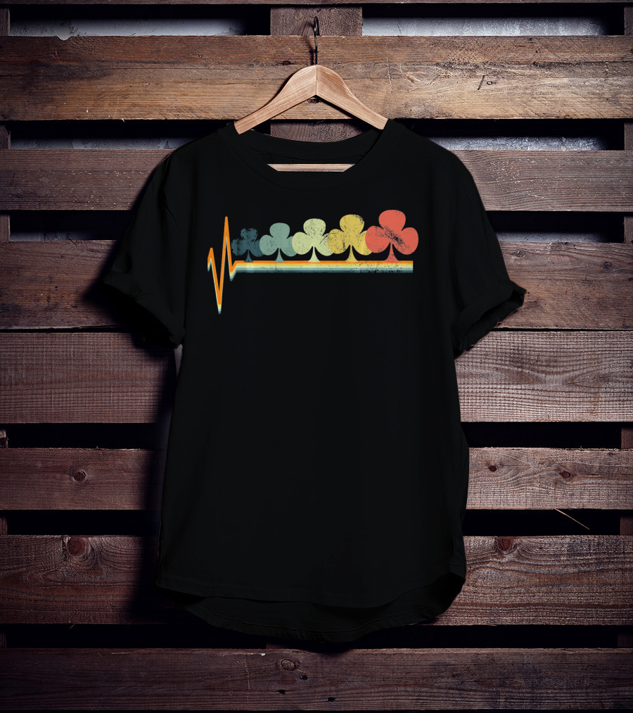 Poker Clover Clubs Hold Retro Heartbeat Vibes T-Shirt