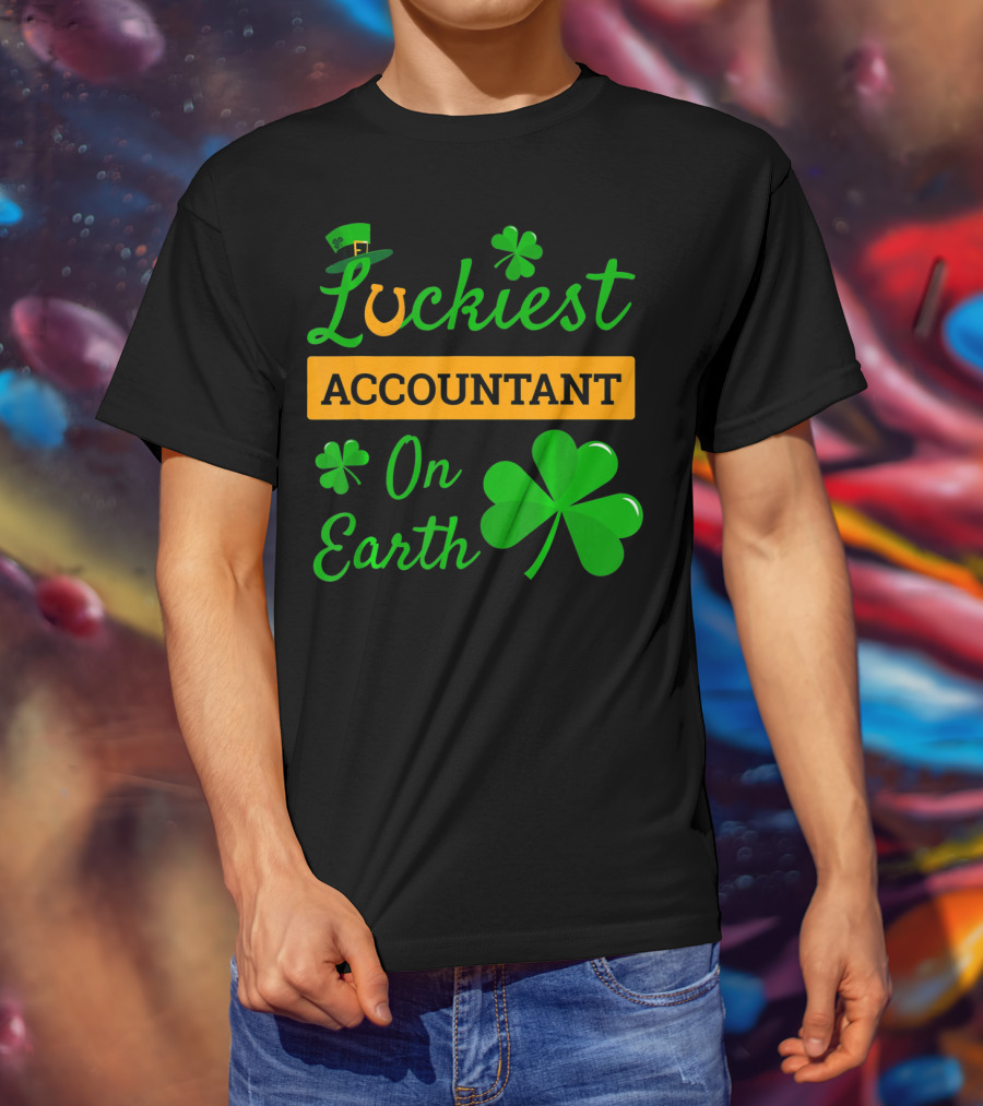 Luckiest Accountant On Earth St Patricks Clover Hat Shamrock T-Shirt