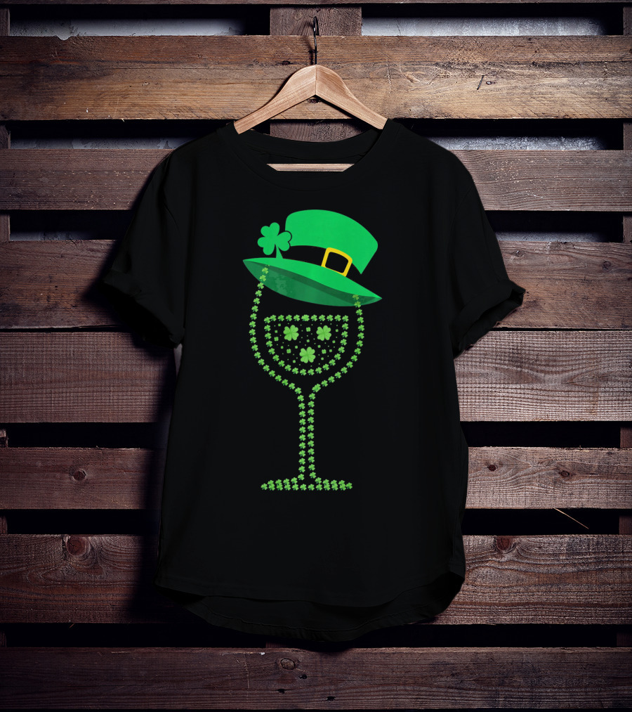 Leprechaun Hat Wine Glass Shamrock St Patrick's Day T-Shirt
