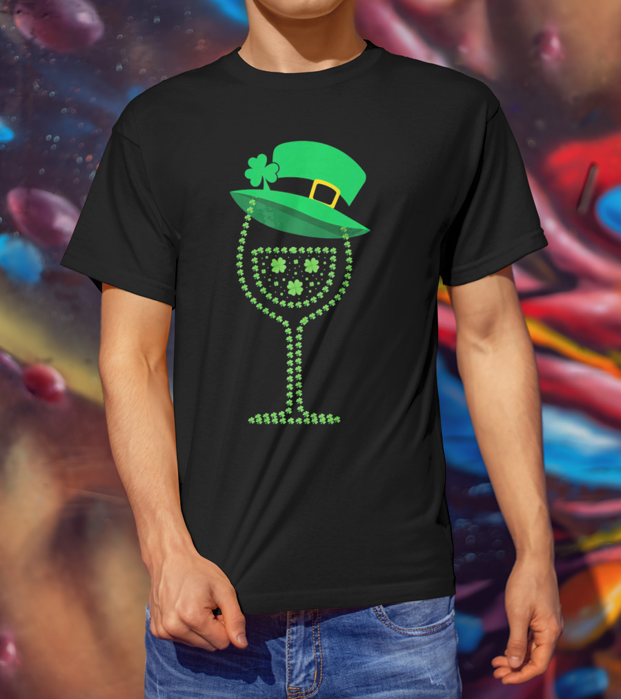 Leprechaun Hat Wine Glass Shamrock St Patrick's Day T-Shirt