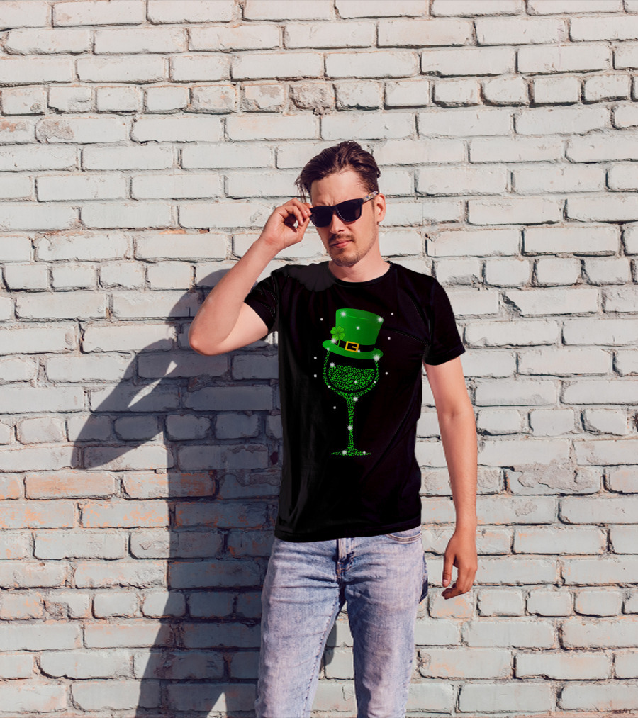 Shamrock Wine Glass St. Patrick's Day Top Hat Sparkle T-Shirt