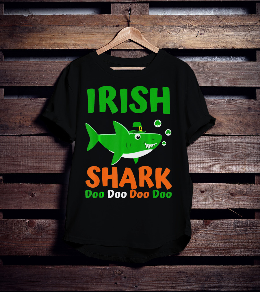 Irish Shark Doo Doo Doo Leprechaun Hat And Shamrocks T-Shirt
