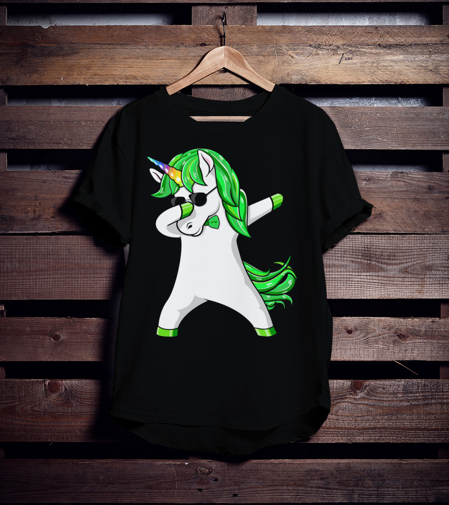 St Patricks Day Dabbing Green Unicorn T-Shirt