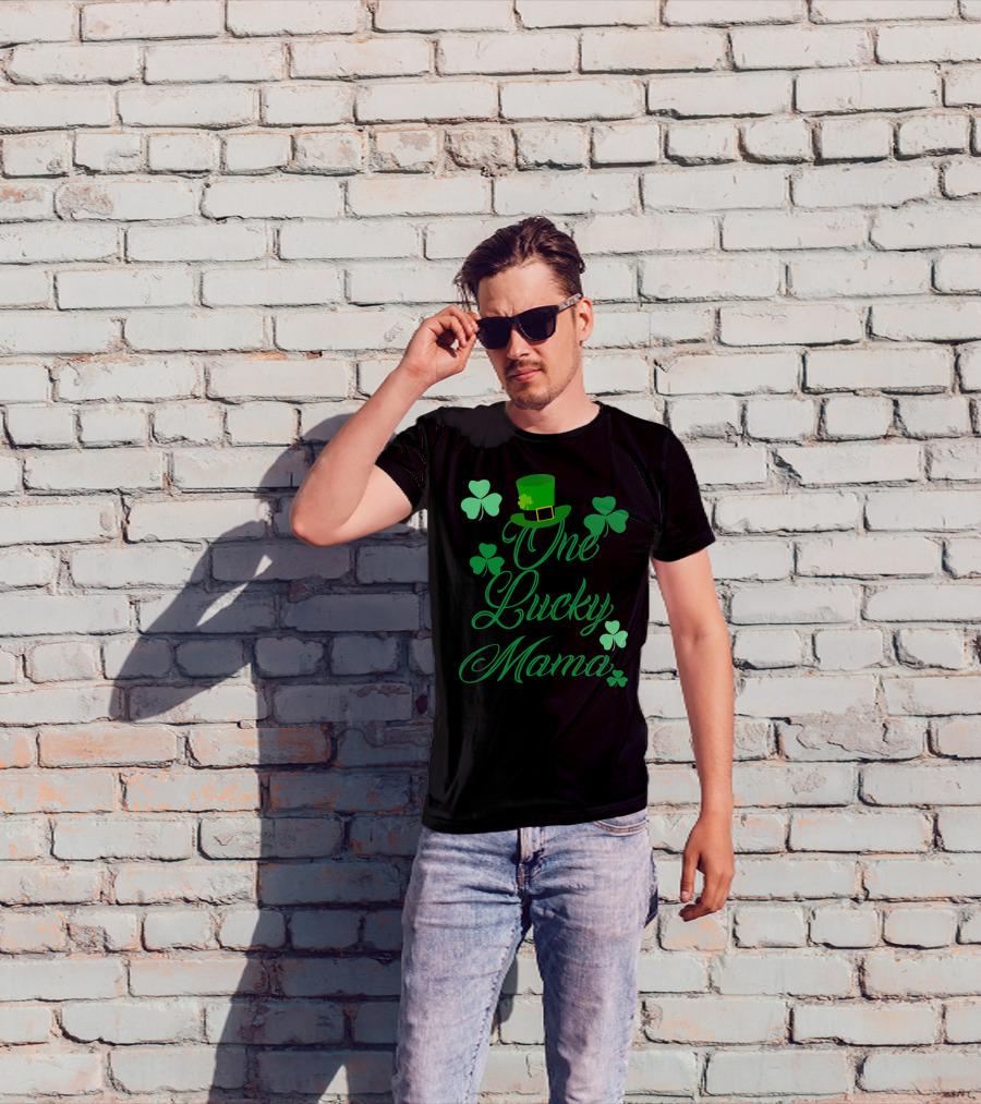 Irish St Patricks Day One Lucky Mama Shamrock Hat T-Shirt
