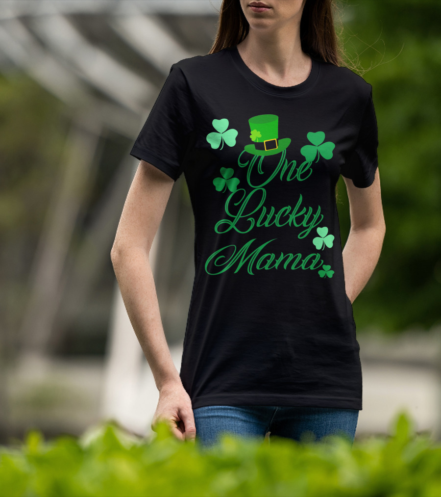 Irish St Patricks Day One Lucky Mama Shamrock Hat T-Shirt