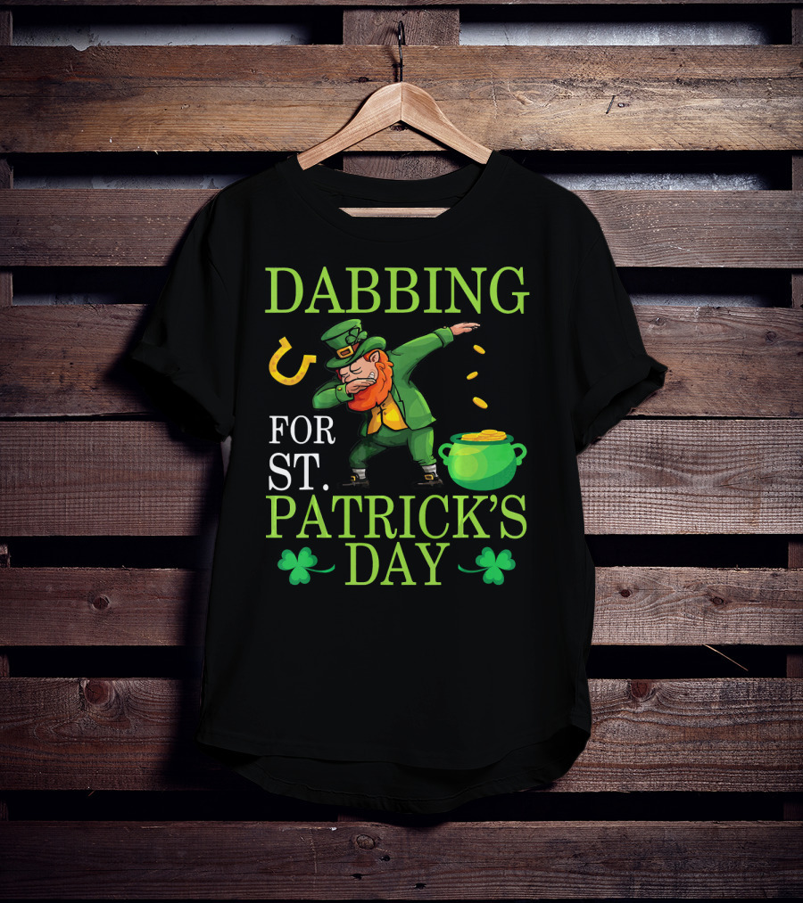 Dabbing Leprechaun Sprinkling Gold For St. Patrick's Day T-Shirt