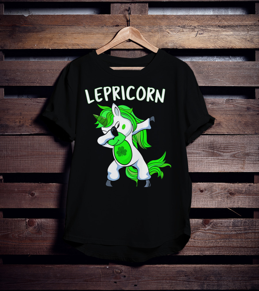 Lepricorn Dabbing Unicorn Leprechaun With Clover T-Shirt