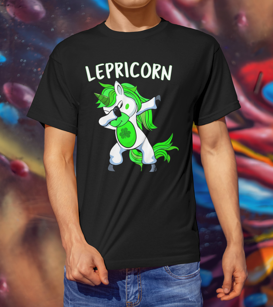 Lepricorn Dabbing Unicorn Leprechaun With Clover T-Shirt