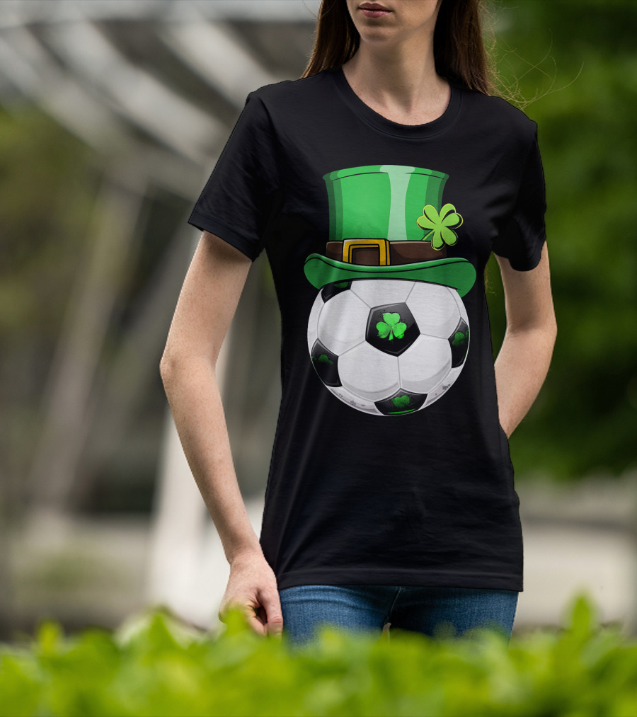 Leprechaun Soccer Funny St. Patrick's Day Hat With Shamrock Soccer Ball T-Shirt