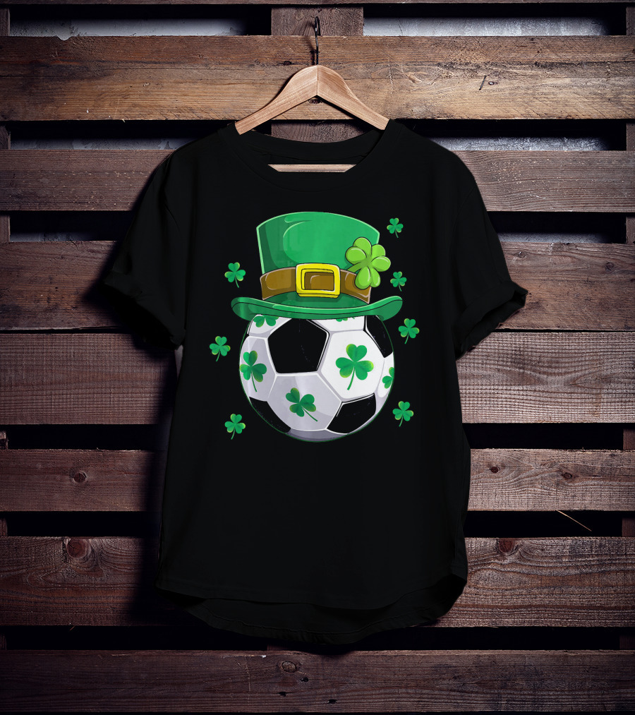 Leprechaun Hat Shamrock Soccer Ball St Patricks Day T-Shirt