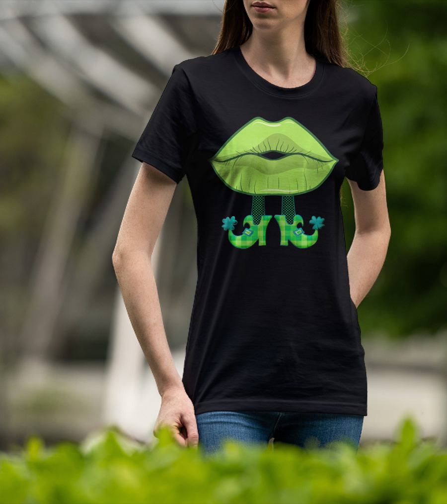 Kiss Lips Green Leprechaun Shoes Plaid Pattern St. Patrick's Day T-Shirt
