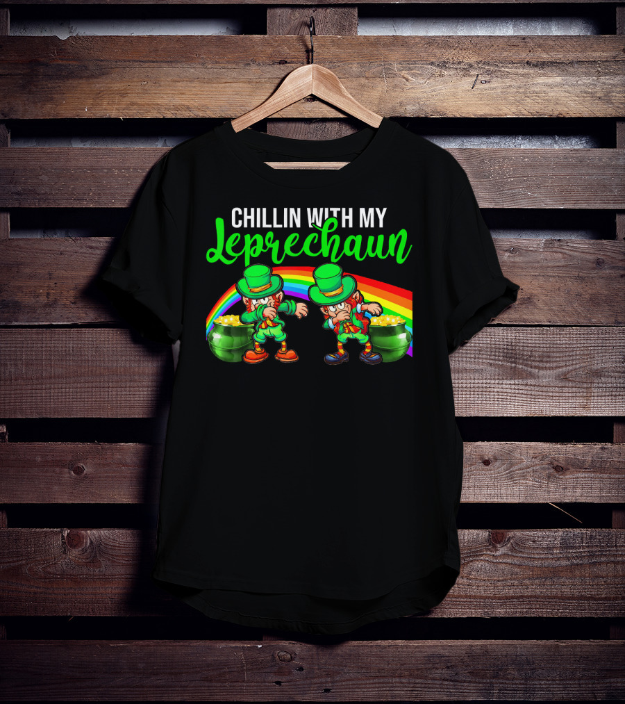 Chillin With My Leprechaun St Patricks Rainbow Pot Of Gold T-Shirt