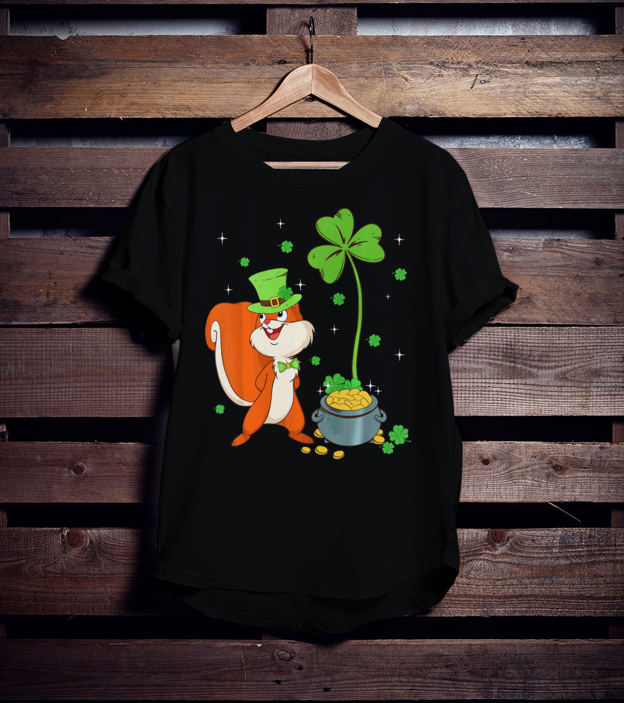 Leprechaun Squirrel With Shamrock And Pot Of Gold St Patricks T-Shirt