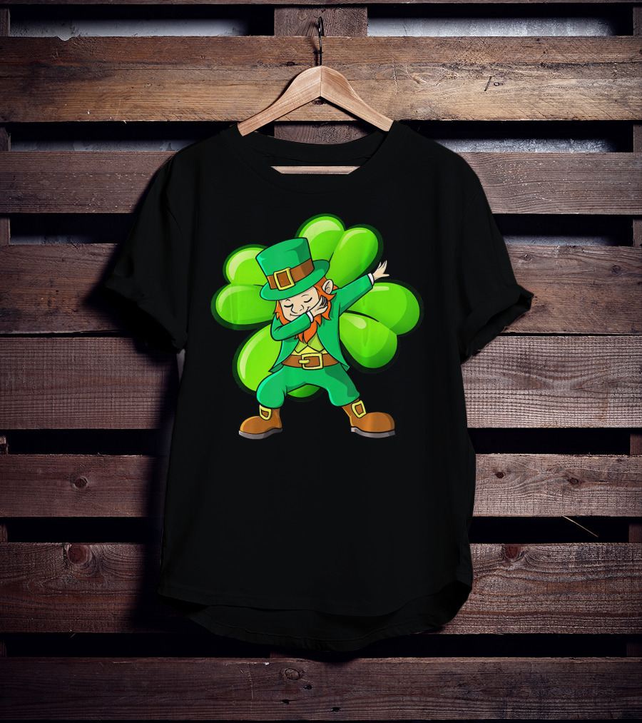Cute Dabbing Leprechaun With Green Shamrock Background T-Shirt