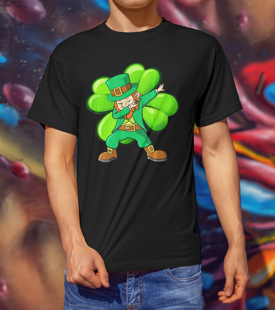 Cute Dabbing Leprechaun With Green Shamrock Background T-Shirt
