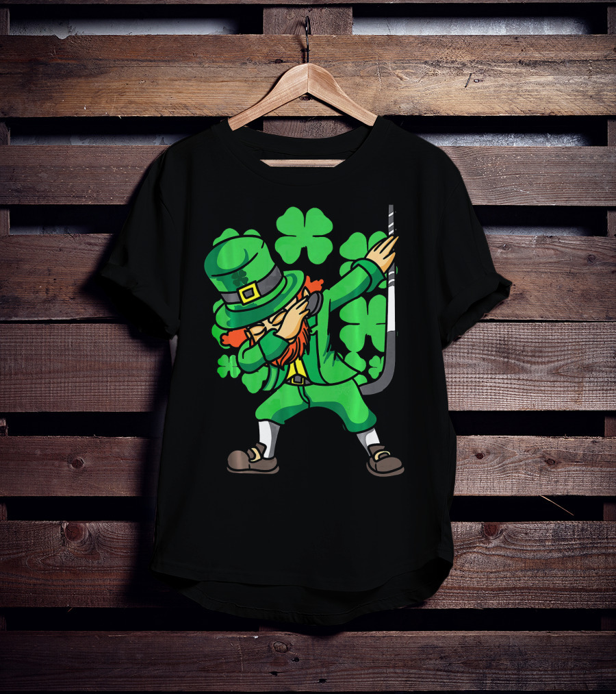 Dabbing Leprechaun Hockey Stick With Shamrocks St. Patrick's Day T-Shirt