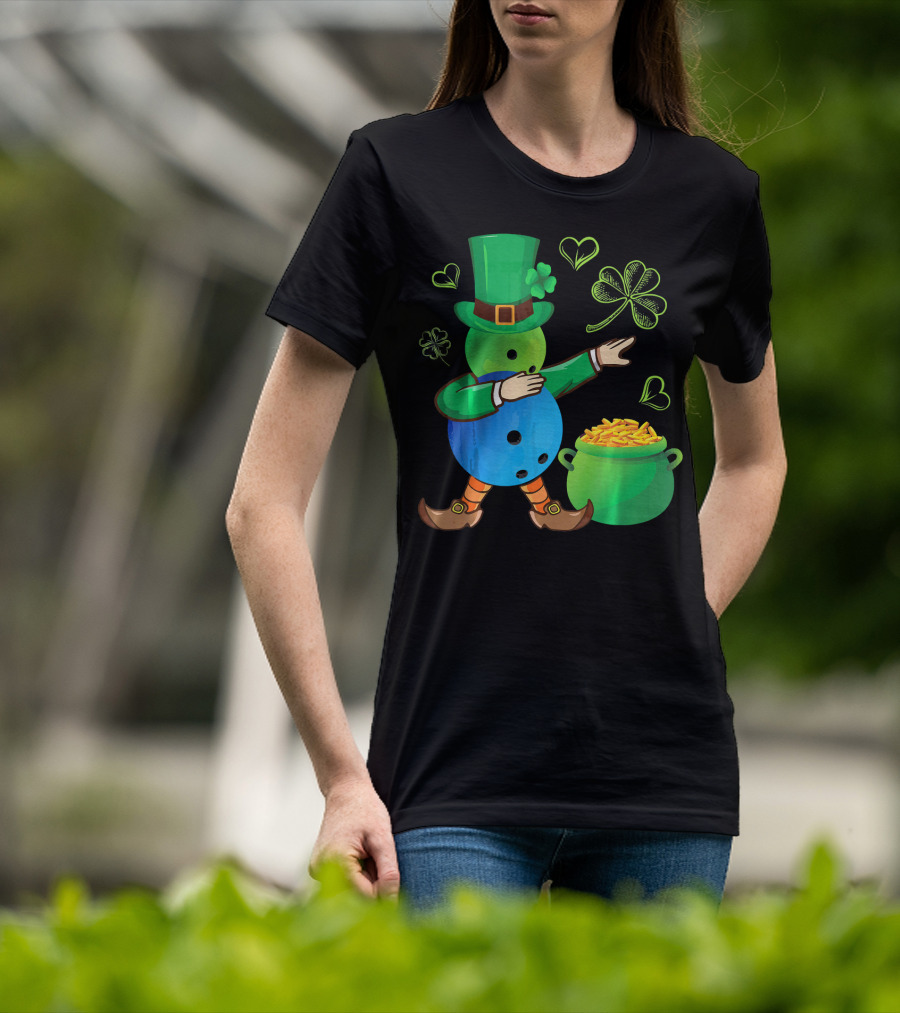 Pooling Leprechaun Dabbing With Gold Pot And Shamrocks T-Shirt