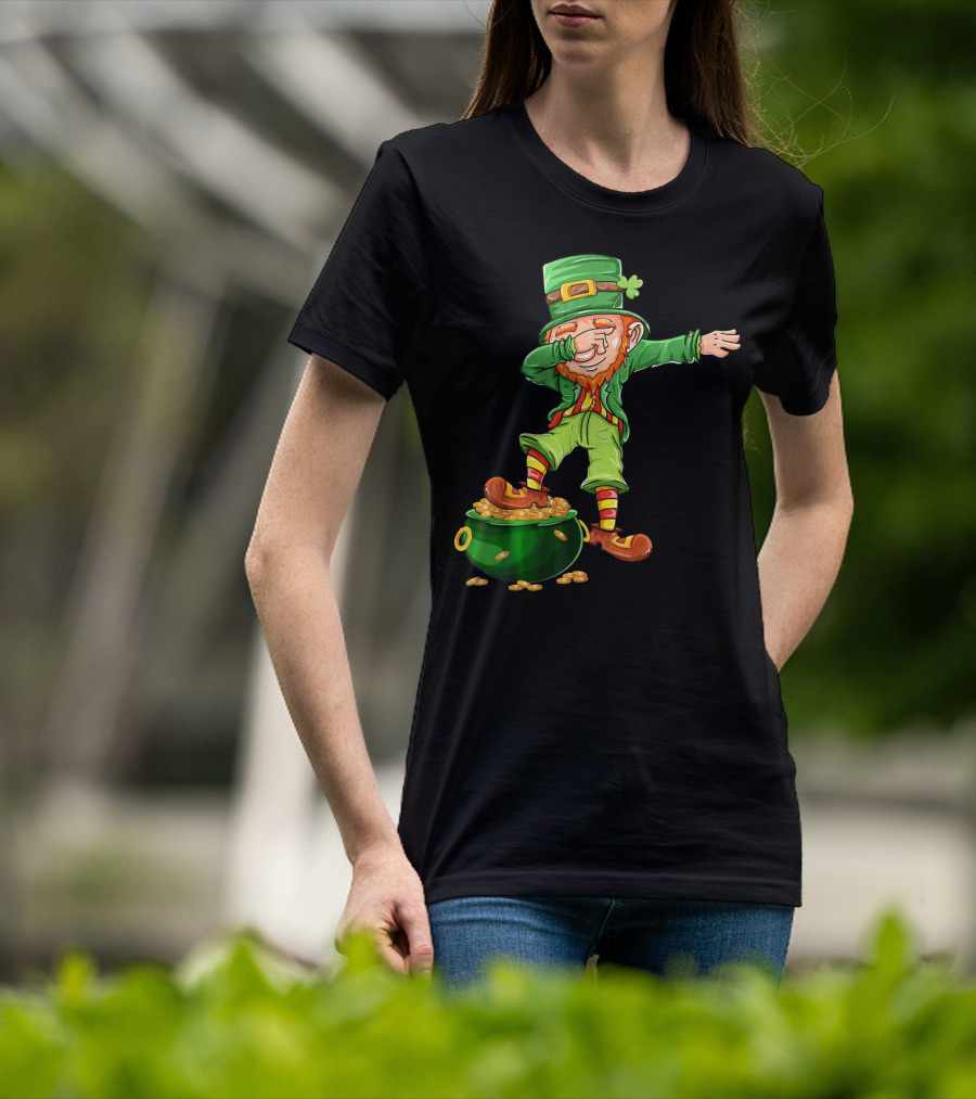 Leprechaun Dabbing St Patricks Day Pot Of Gold T-Shirt