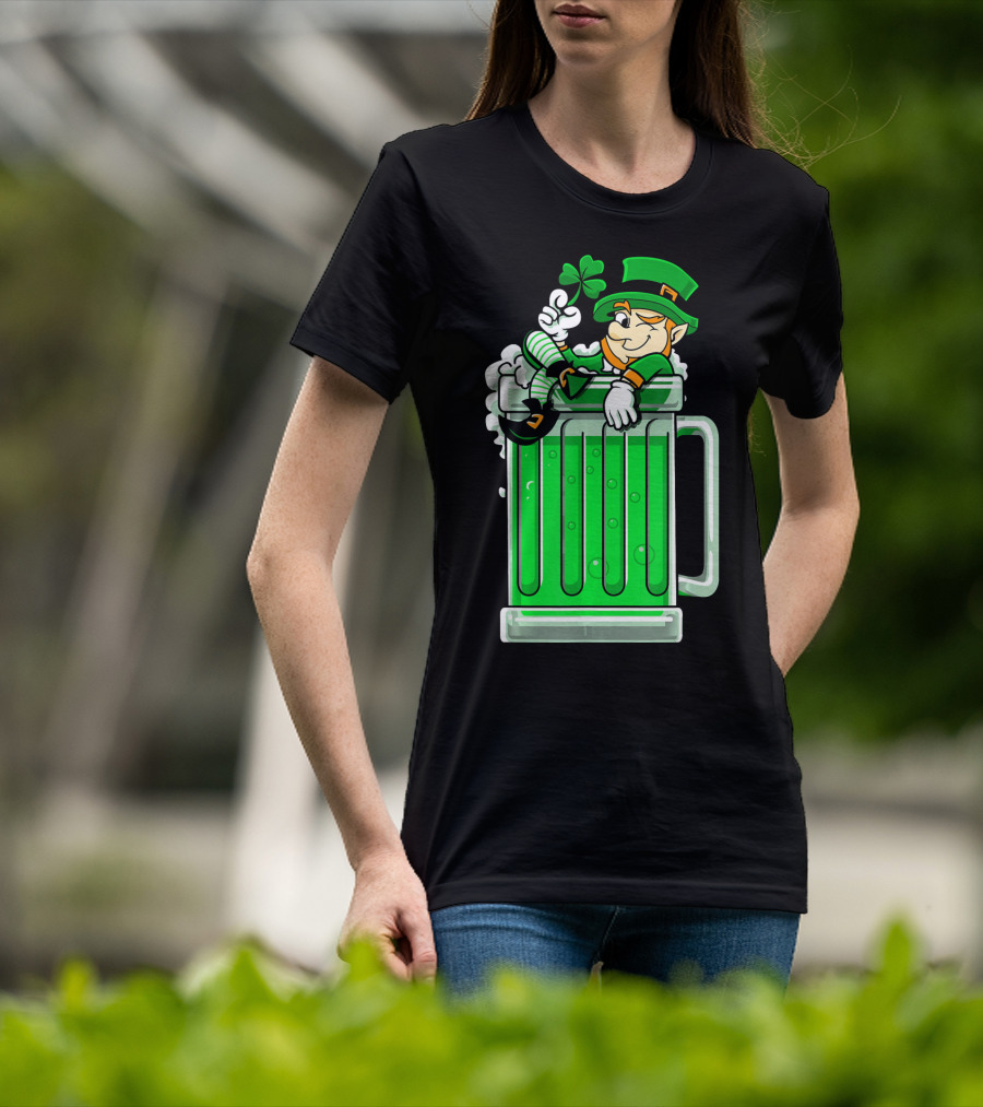 St Patricks Day Drinking Green Beer Leprechaun Shamrock T-Shirt