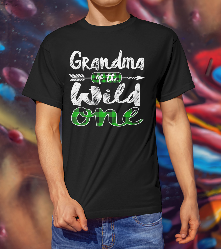 Grandma Of The Wild One Irish Green Plaid Arrow T-Shirt