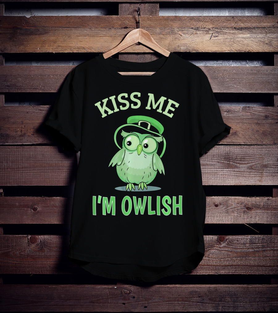 Kiss Me I'm Owlish Irish Owl With Leprechaun Hat T-Shirt