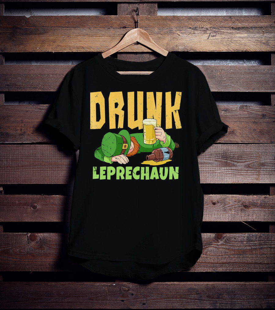 Drunk Leprechaun Holding Beer Mug And Whiskey Bottle T-Shirt