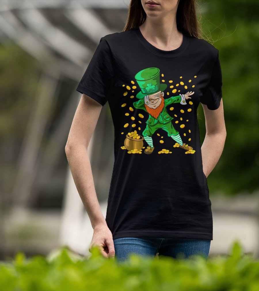 Dabbing Leprechaun With Gold Coins For St Patrick's Day T-Shirt
