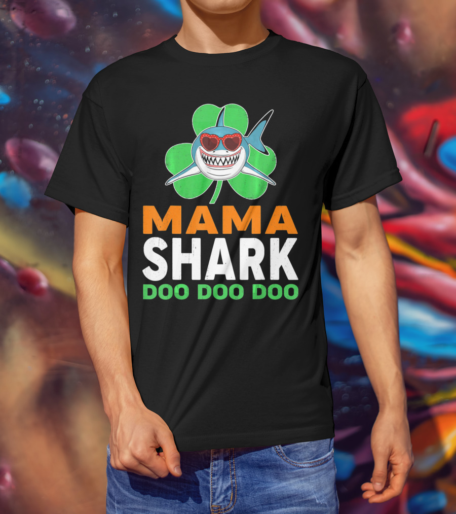Mama Shark Doo Doo Doo St Patricks Day Shamrock T-Shirt