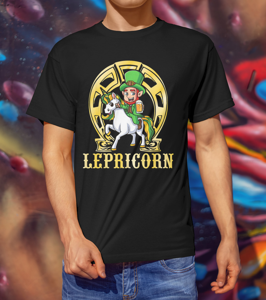 LEPRICORN Leprechaun Riding Unicorn Drinking Beer T-Shirt