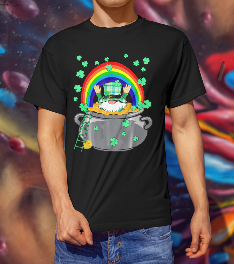 Cute Leprechaun Trap Funny Pot Of Gold With Rainbow And Shamrocks T-Shirt