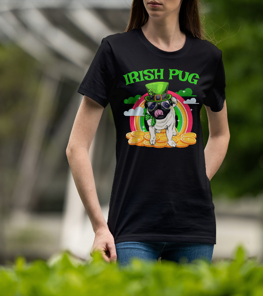 Irish Pug Funny St Patricks Day Leprechaun Rainbow Coins T-Shirt