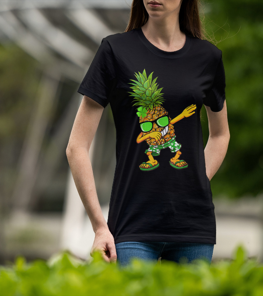 Pineapple Leprechaun Dabbing Clover Sunglasses St Patrick's Shorts T-Shirt
