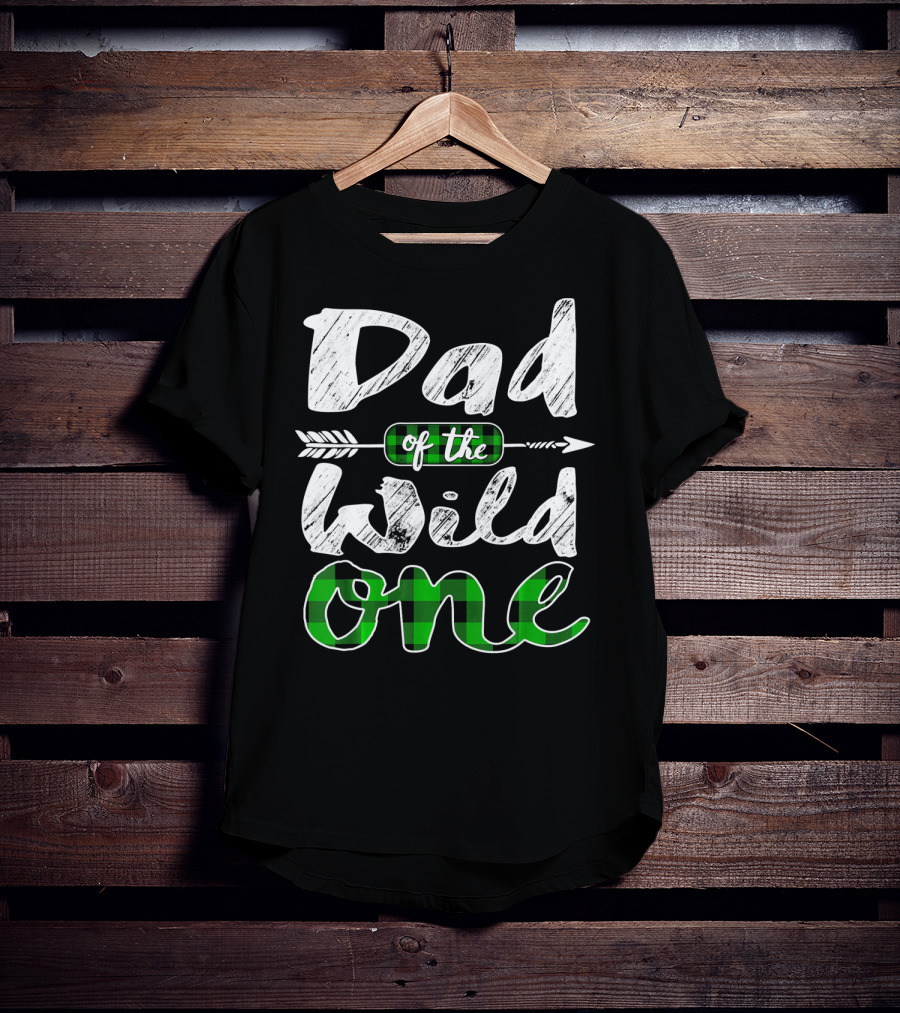 Dad Of The Wild One Irish Green Arrow Plaid T-Shirt