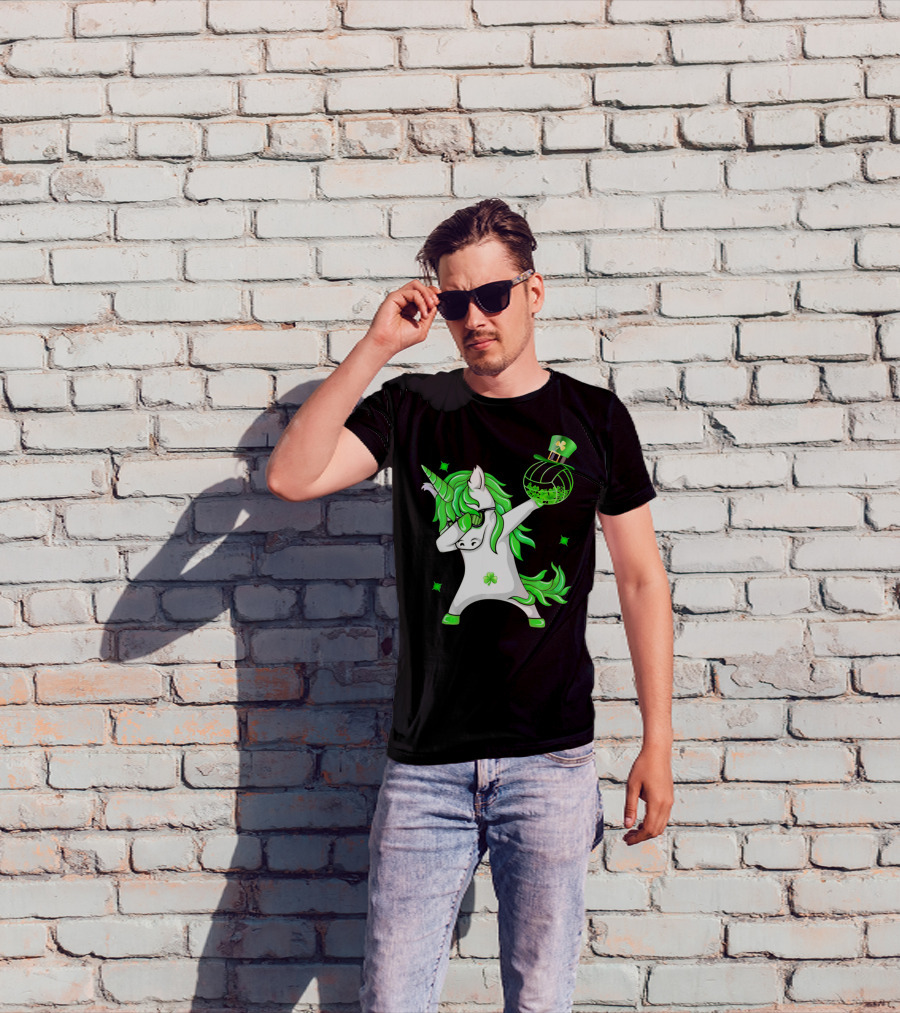 Happy St Patricks Day Dabbing Unicorn With Shamrock Hat And Green Hair T-Shirt